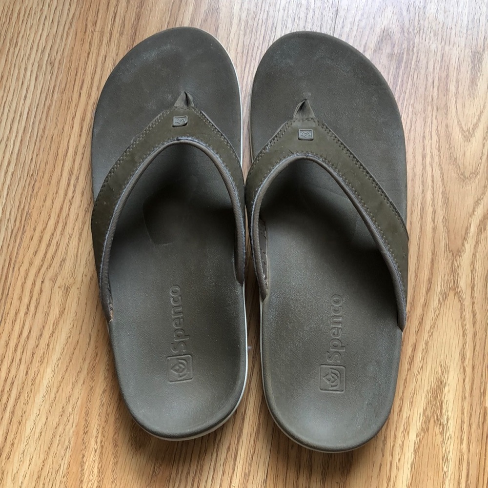 Spenco flip flop sandals